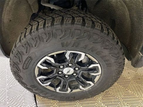 Used 2023 Chevrolet Silverado 1500 ZR2 w/ Technology Package image 22