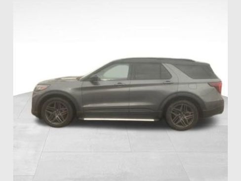 Certified 2025 Ford Explorer ST image 1
