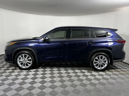 Certified 2025 Toyota Highlander Limited image 8