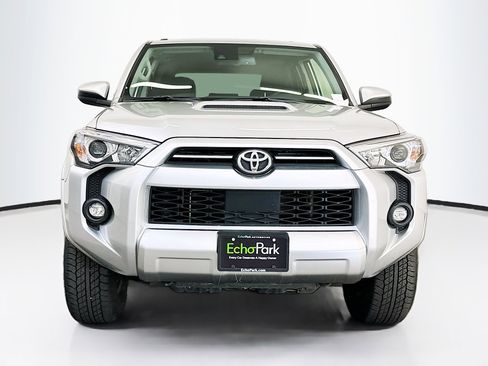 Used 2024 Toyota 4Runner TRD Off-Road image 2