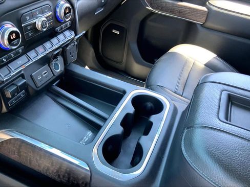 Certified 2021 GMC Sierra 1500 Denali w/ Denali Premium Package AWD/4WD image 16
