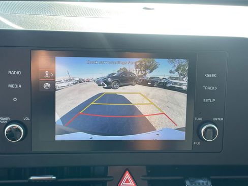 Used 2025 Kia Sportage LX image 24