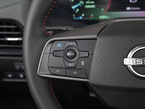 Used 2026 Nissan Sentra SR w/ SR Premium Package FWD image 19