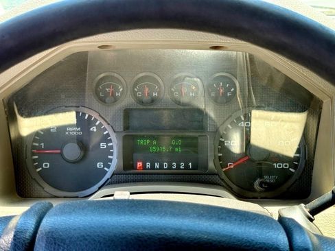 Used 2009 Ford F550 2WD Regular Cab Super Duty image 22
