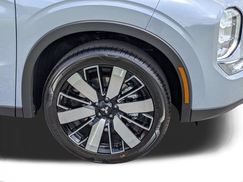 New 2026 Mitsubishi Outlander SE FWD image 10