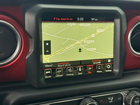 Used 2023 Jeep Wrangler Rubicon w/ Cold Weather Group AWD/4WD image 16