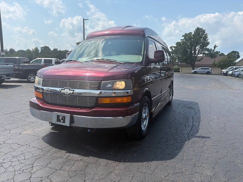 Used 2003 Chevrolet Express 1500 w/ Preferred Equipment Group 4 RWD image 1