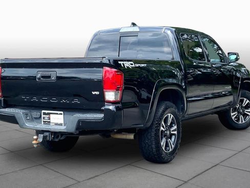 Used 2017 Toyota Tacoma TRD Sport w/ Tow Package RWD image 13