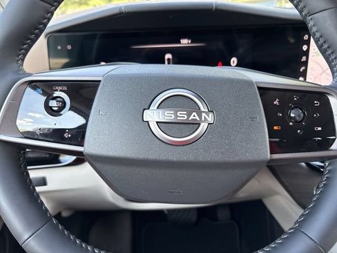 Certified 2025 Nissan Murano Platinum w/ Cargo Package AWD/4WD image 11