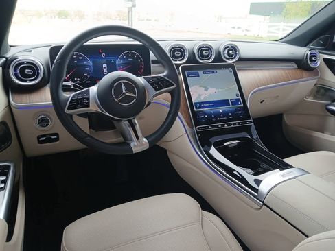 Used 2025 Mercedes-Benz C 300 Sedan image 23