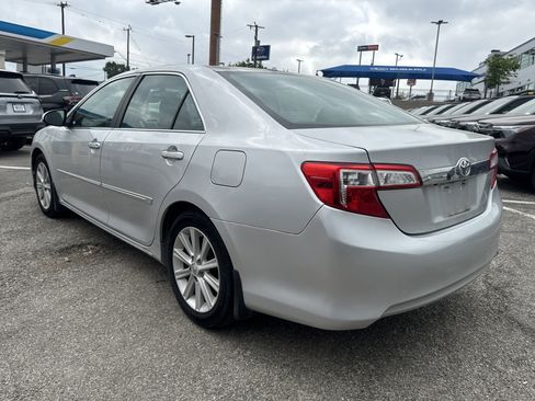 Used 2014 Toyota Camry XLE w/ Convenience Package image 5
