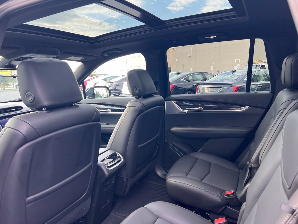 Used 2024 Cadillac XT6 Premium Luxury w/ Technology Package AWD/4WD image 20