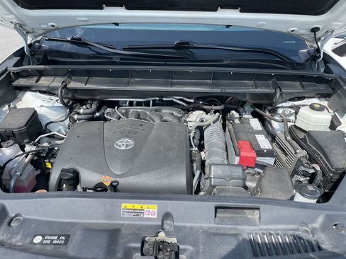 Used 2021 Toyota Highlander LE FWD image 60