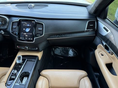 Used 2021 Volvo XC90 T8 Inscription w/ Protection Package Premier image 27