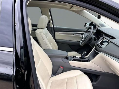 Used 2022 Cadillac XT5 Premium Luxury w/ Technology Package image 7