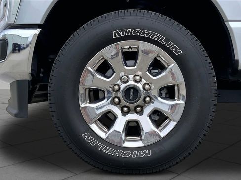 Used 2024 Ford F250 Lariat w/ FX4 Off-Road Package AWD/4WD image 11