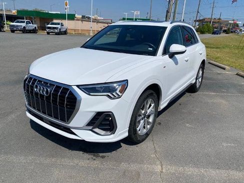 Used 2025 Audi Q3 2.0T Premium image 3