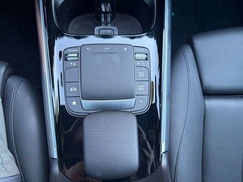 Used 2022 Mercedes-Benz GLA 250 4MATIC w/ Premium Package Lite image 28