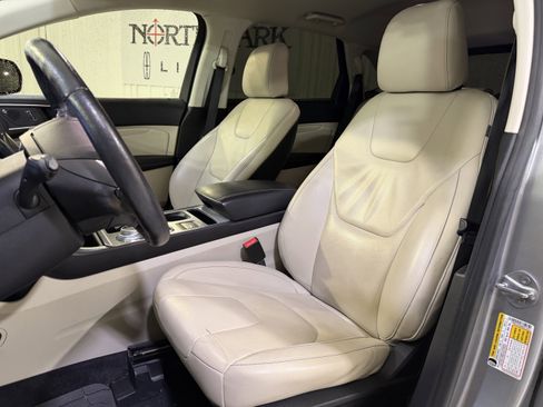 Used 2021 Ford Edge Titanium FWD image 9