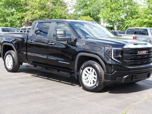 Used 2023 GMC Sierra 1500 Pro w/ Pro Value Package AWD/4WD image 4