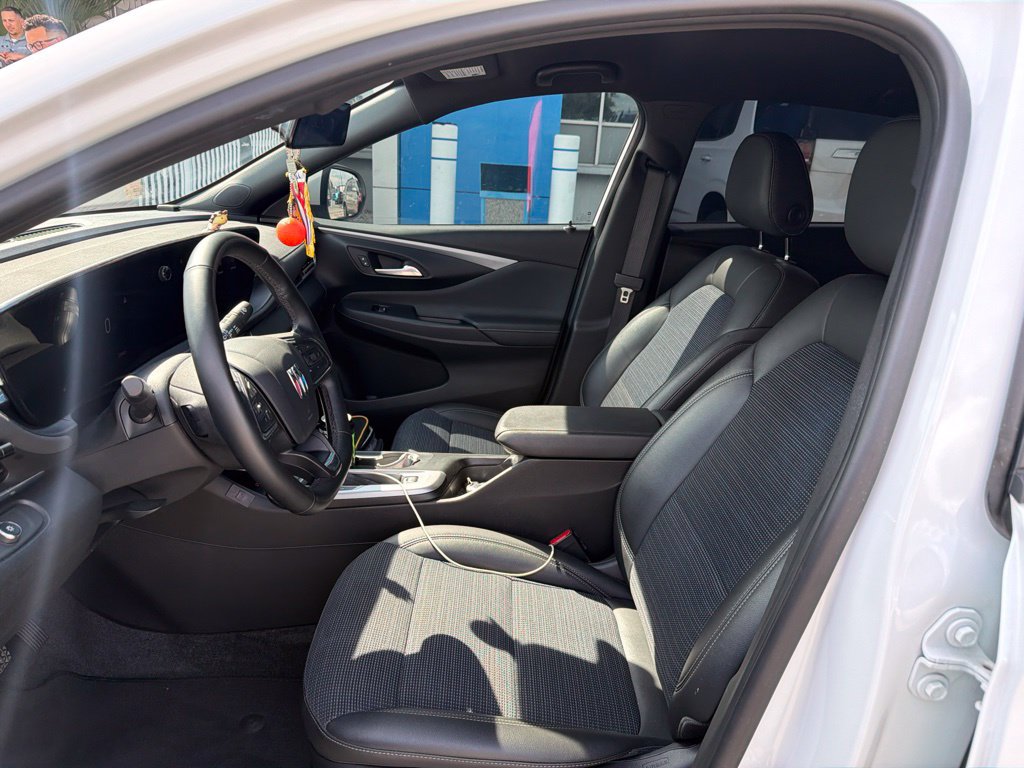 Used 2025 Buick Envista Preferred w/ Convenience I Package FWD image 18