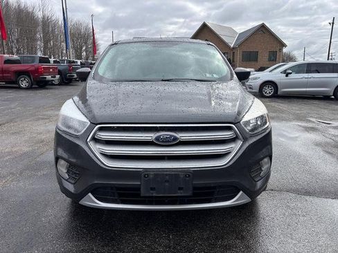 Used 2019 Ford Escape SE image 2