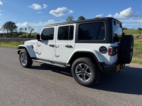 Used 2021 Jeep Wrangler Unlimited Sahara AWD/4WD image 2