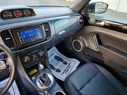 Used 2013 Volkswagen Beetle 2.0T image 11