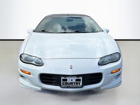 Used 2000 Chevrolet Camaro Coupe w/ Sport Appearance Pkg image 2