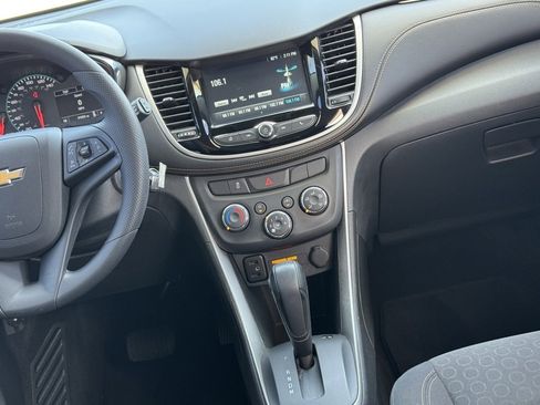 Used 2017 Chevrolet Trax LS image 4