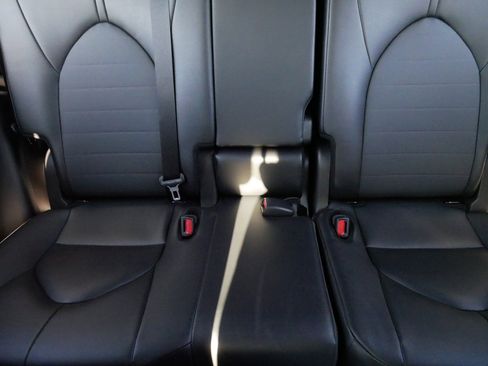 Certified 2025 Toyota Highlander XLE image 13