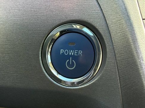 Used 2013 Toyota Prius image 16