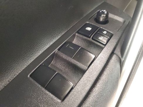 Certified 2023 Toyota Corolla Cross L image 17