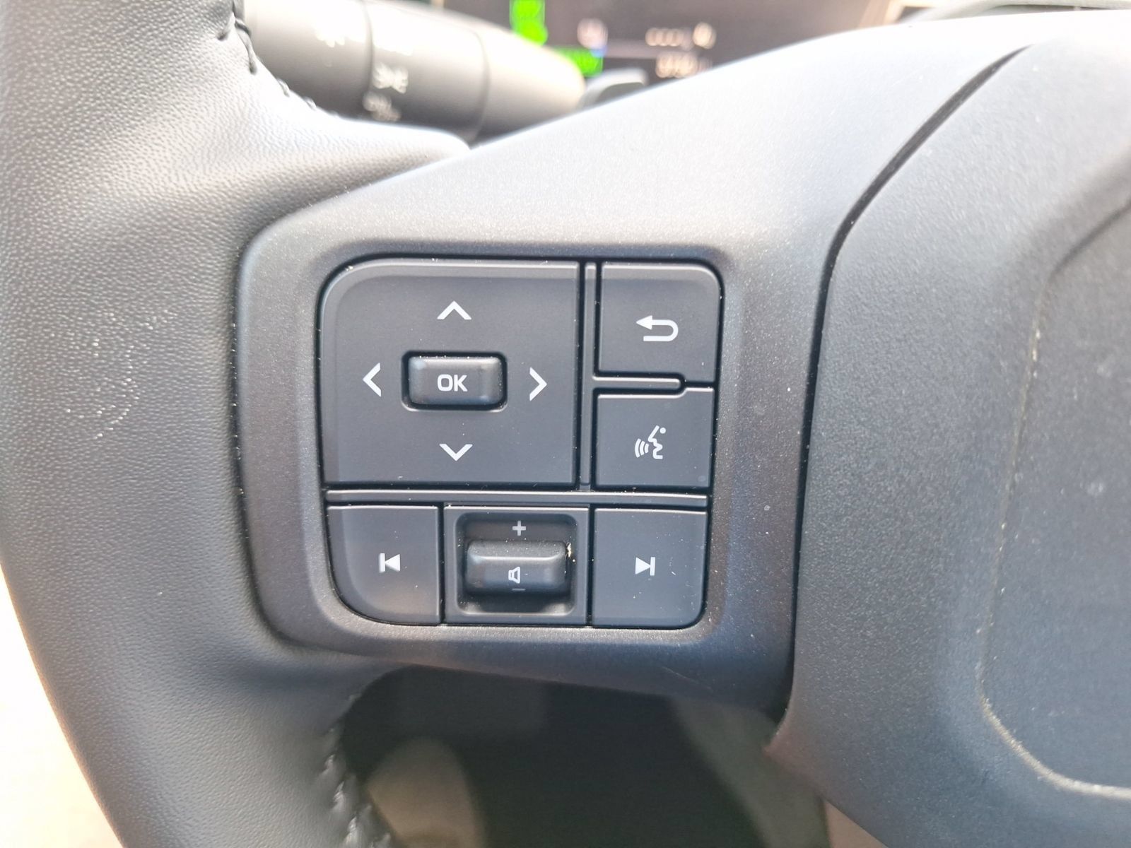 Used 2026 Toyota RAV4 XSE w/ Panoramic Sun Roof Package AWD/4WD image 21