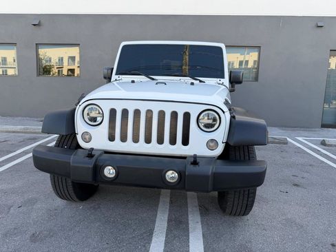 Used 2015 Jeep Wrangler Sport AWD/4WD image 2