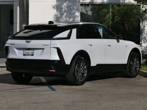 Used 2026 Cadillac Lyriq Sport AWD/4WD image 6