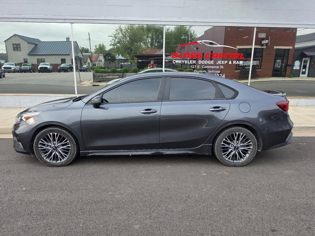 Used 2022 Kia Forte GT-Line w/ GT-Line Premium Package FWD image 4