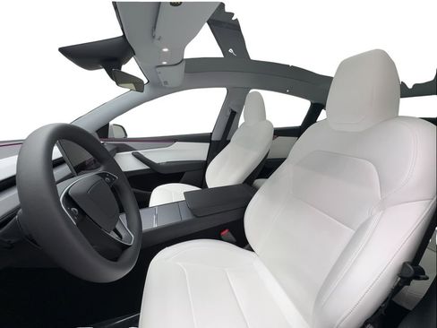 Used 2026 Tesla Model Y 2WD image 17