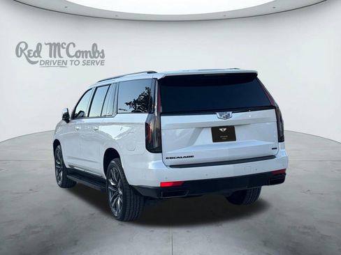 Used 2021 Cadillac Escalade ESV Sport image 3