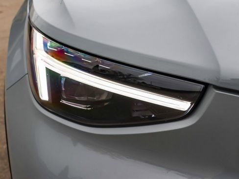 Used 2026 Volvo XC40 B5 Plus w/ Protection Package Premier image 16