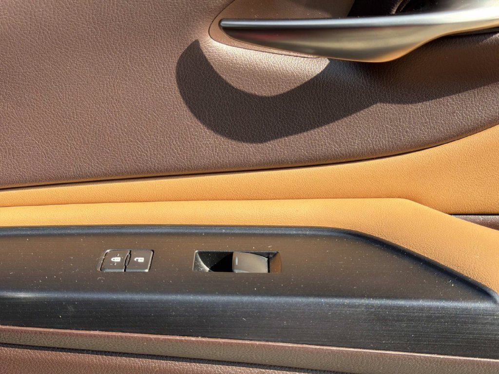 Used 2020 Lexus ES 350 w/ Premium Package FWD image 15