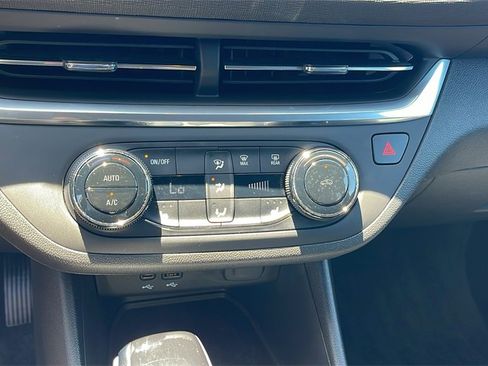 Used 2024 Buick Envista Preferred w/ Convenience I Package image 19