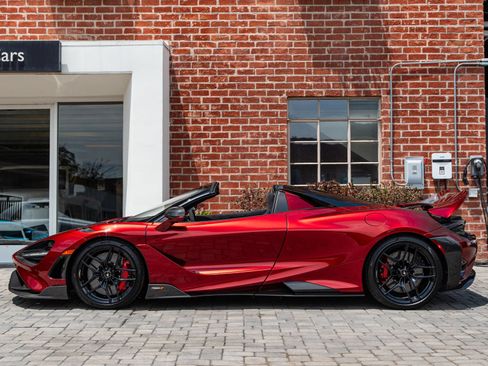 Used 2022 McLaren 765LT RWD image 3