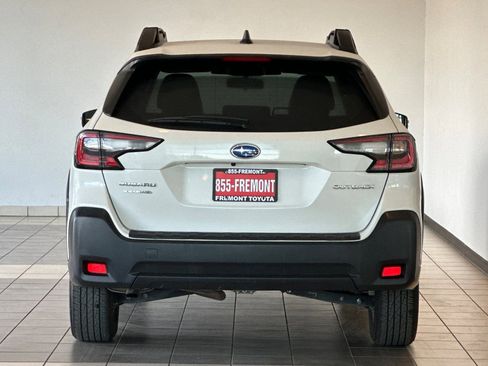 Used 2024 Subaru Outback Premium image 5