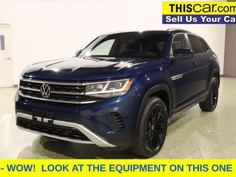 Used 2023 Volkswagen Atlas Cross Sport SE w/ Panoramic Sunroof Package image 3