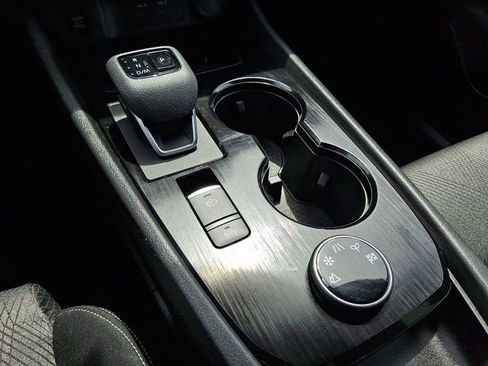 Used 2024 Nissan Rogue SV AWD/4WD image 18