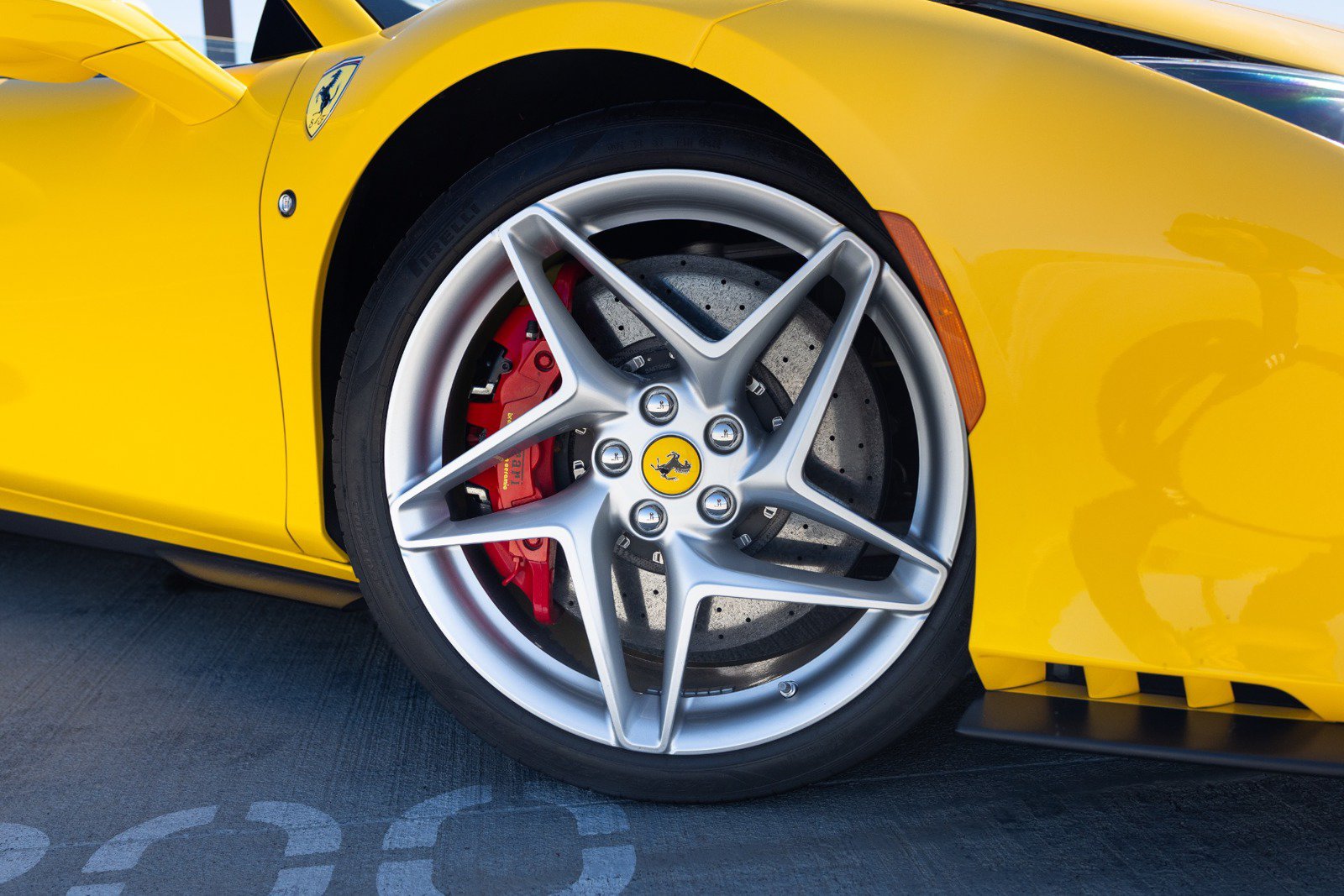 Used 2022 Ferrari F8 Tributo RWD image 26