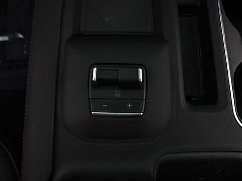New 2026 GMC Sierra 2500 Denali w/ Denali Reserve Package AWD/4WD image 9