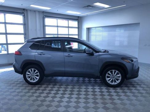 Used 2023 Toyota Corolla Cross LE w/ Moonroof Package image 36