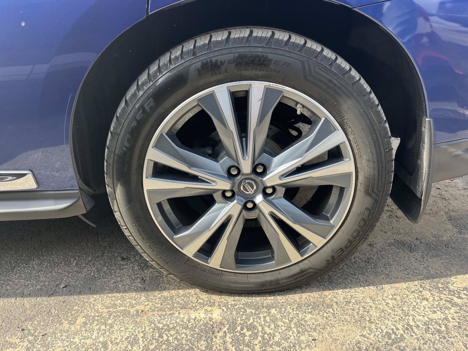Used 2019 Nissan Pathfinder Platinum AWD/4WD image 5